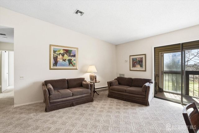 277 Crosse Drive 3E, Monroe, NJ 08831