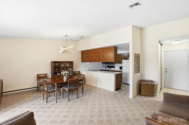 277 Crosse Drive 3E, Monroe, NJ 08831