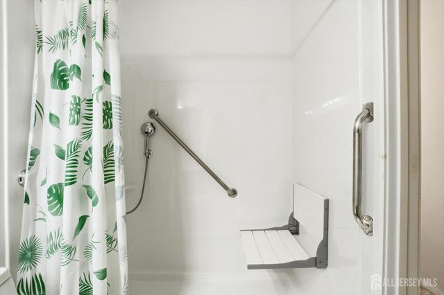 277 Crosse Drive 3E, Monroe, NJ 08831