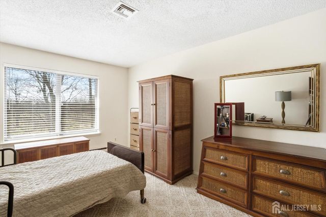 277 Crosse Drive 3E, Monroe, NJ 08831