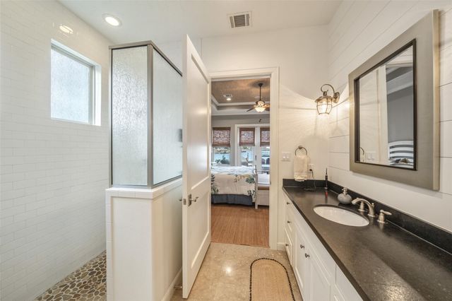 314 Bayshore Drive, Montgomery, TX 77356