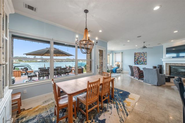 314 Bayshore Drive, Montgomery, TX 77356