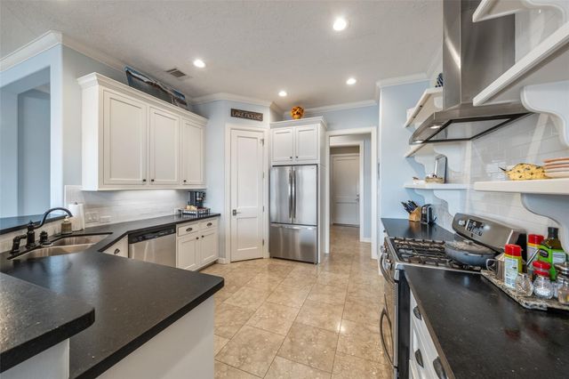 314 Bayshore Drive, Montgomery, TX 77356