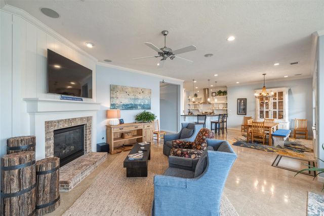 314 Bayshore Drive, Montgomery, TX 77356