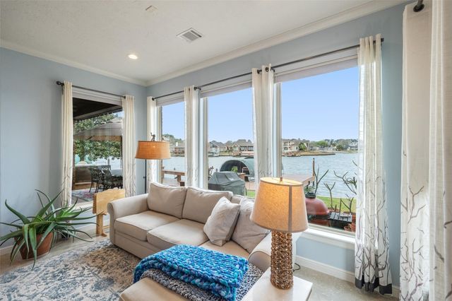 314 Bayshore Drive, Montgomery, TX 77356