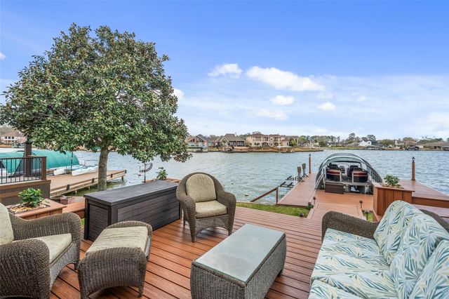 314 Bayshore Drive, Montgomery, TX 77356