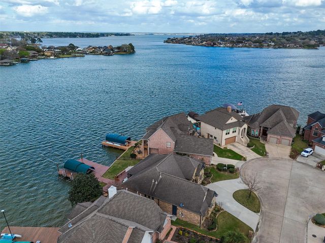 314 Bayshore Drive, Montgomery, TX 77356