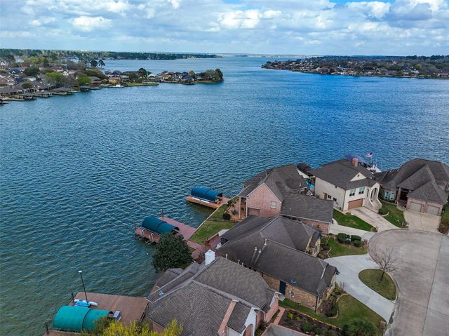 314 Bayshore Drive, Montgomery, TX 77356