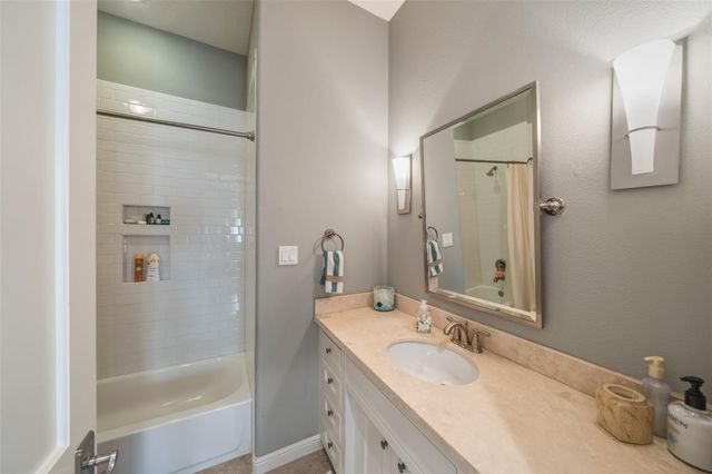 314 Bayshore Drive, Montgomery, TX 77356