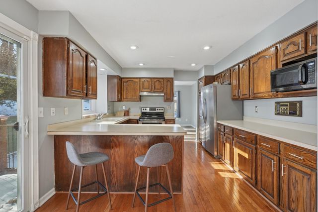 1276 Dunberry Lane, Eagan, MN 55123