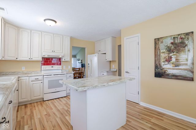 2986 Weatherstone Drive, Carmel, IN 46032