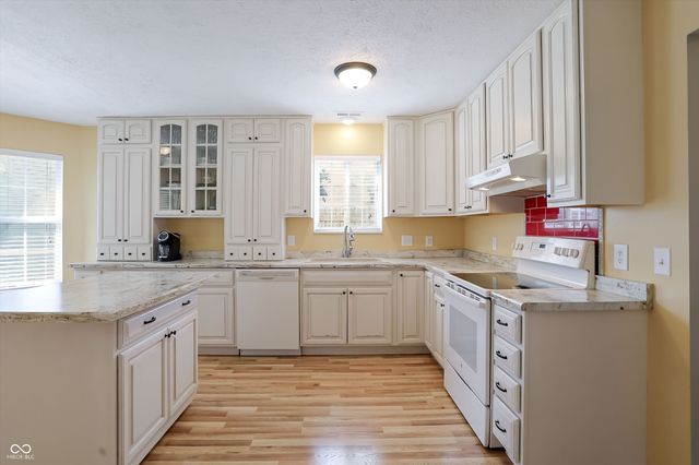 2986 Weatherstone Drive, Carmel, IN 46032