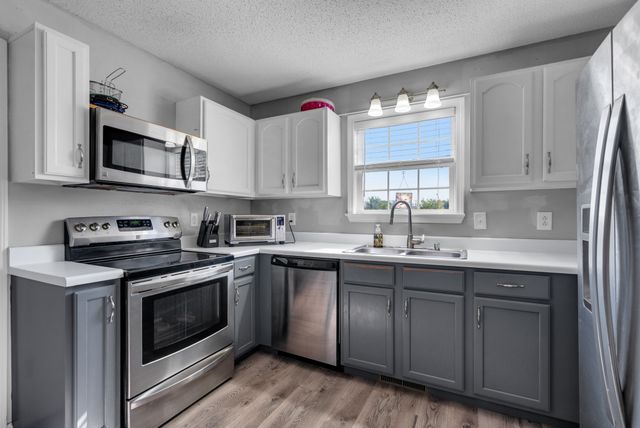 525 Potomac Dr, Oak Grove, KY 42262