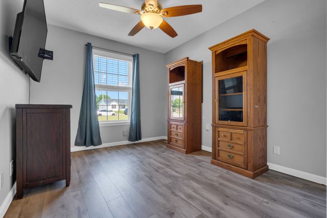 525 Potomac Dr, Oak Grove, KY 42262