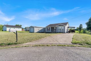 525 Potomac Dr, Oak Grove, KY 42262