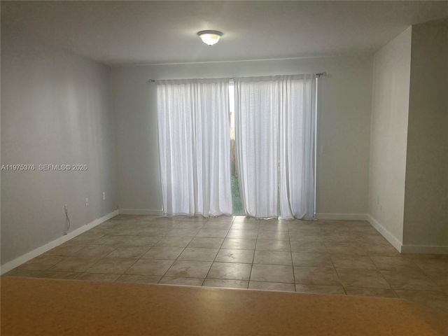 942 NE 42nd Pl, Homestead, FL 33033