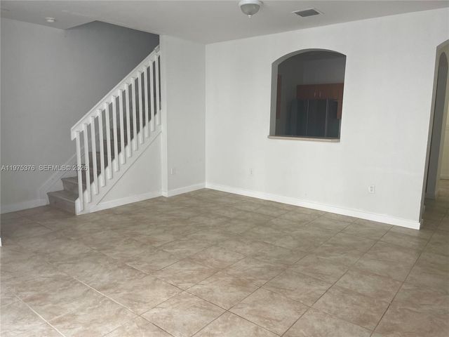 942 NE 42nd Pl, Homestead, FL 33033