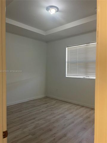 942 NE 42nd Pl, Homestead, FL 33033