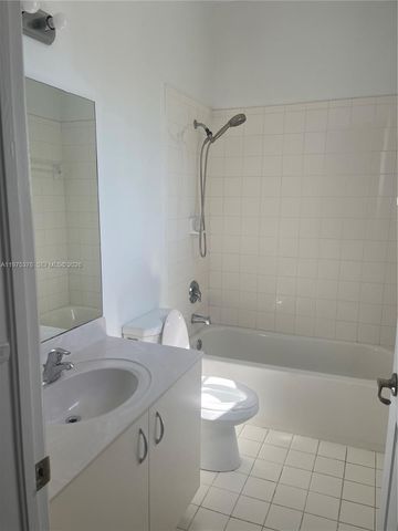 942 NE 42nd Pl, Homestead, FL 33033