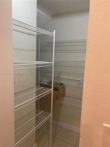 942 NE 42nd Pl, Homestead, FL 33033