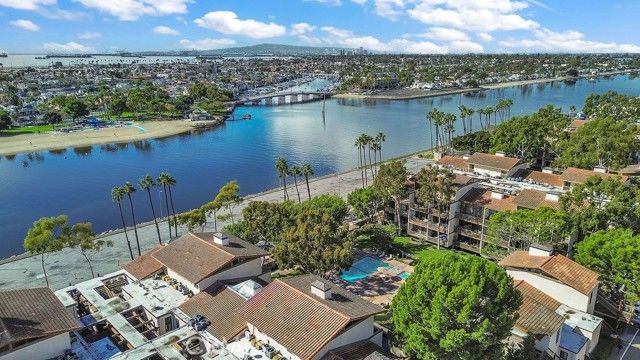 6314 Marina Pacifica, Long Beach, CA 90803