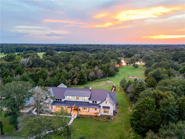 27201 Double Culvert Road, Hempstead, TX 77445