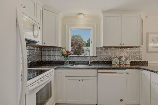 20 Judy Terrace, West Warwick, RI 02893