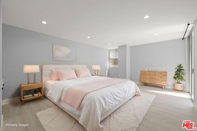 441 N Oakhurst Drive 206, Beverly Hills, CA 90210