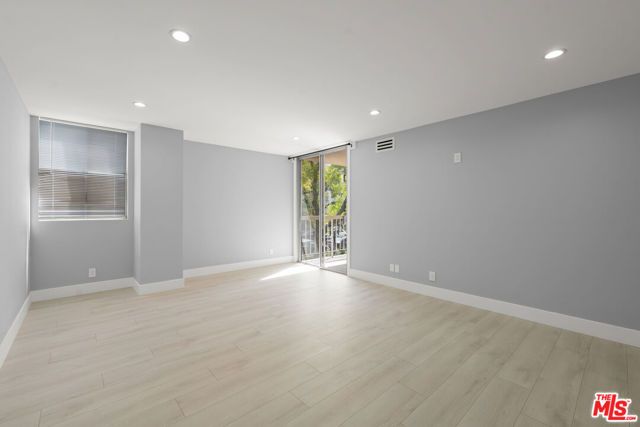 441 N Oakhurst Drive 206, Beverly Hills, CA 90210