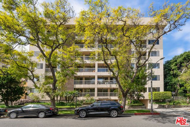 441 N Oakhurst Drive 206, Beverly Hills, CA 90210