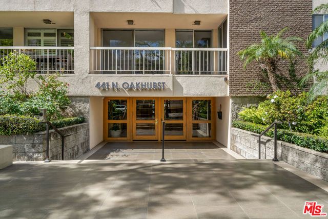 441 N Oakhurst Drive 206, Beverly Hills, CA 90210