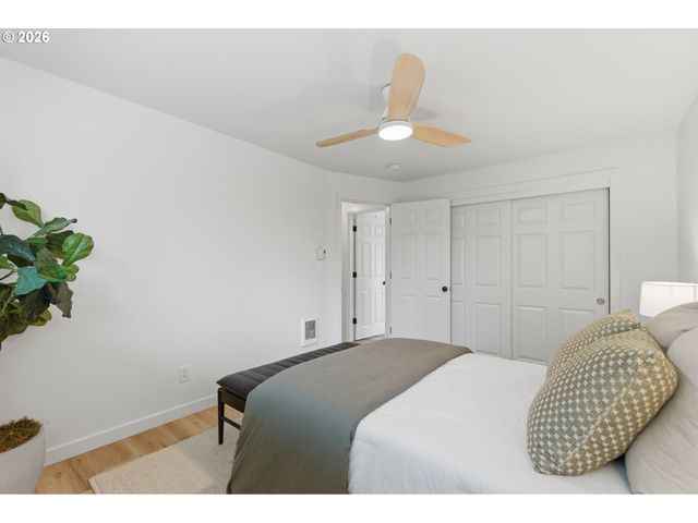 2945 Sw MILES St, Portland, OR 97219