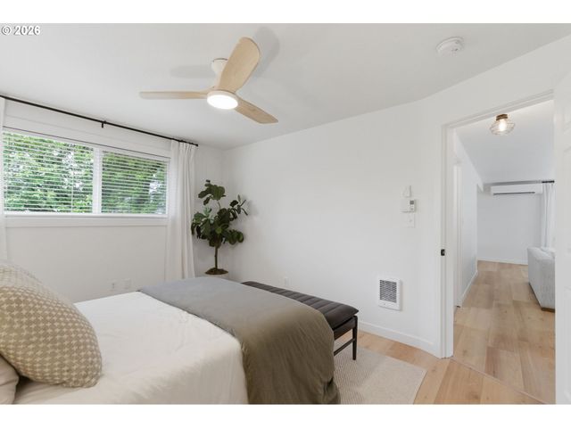 2945 Sw MILES St, Portland, OR 97219