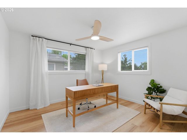 2945 Sw MILES St, Portland, OR 97219