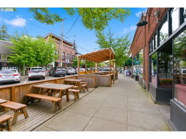 2945 Sw MILES St, Portland, OR 97219
