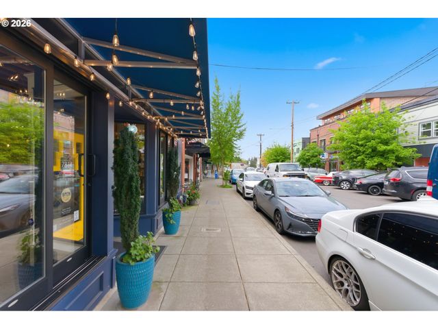 2945 Sw MILES St, Portland, OR 97219