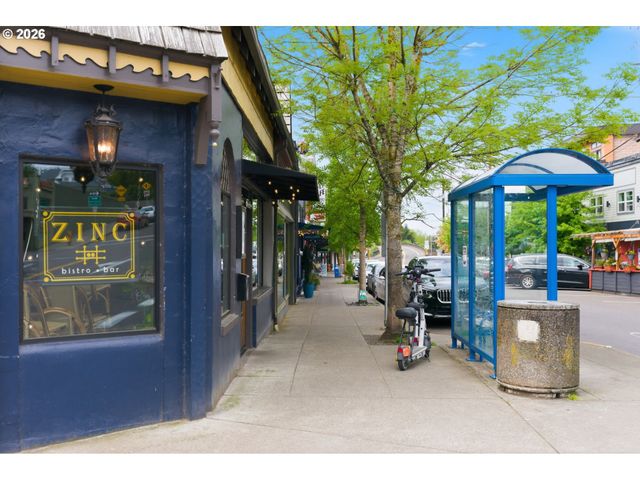 2945 Sw MILES St, Portland, OR 97219