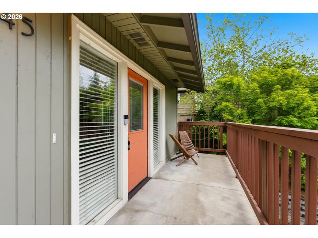 2945 Sw MILES St, Portland, OR 97219