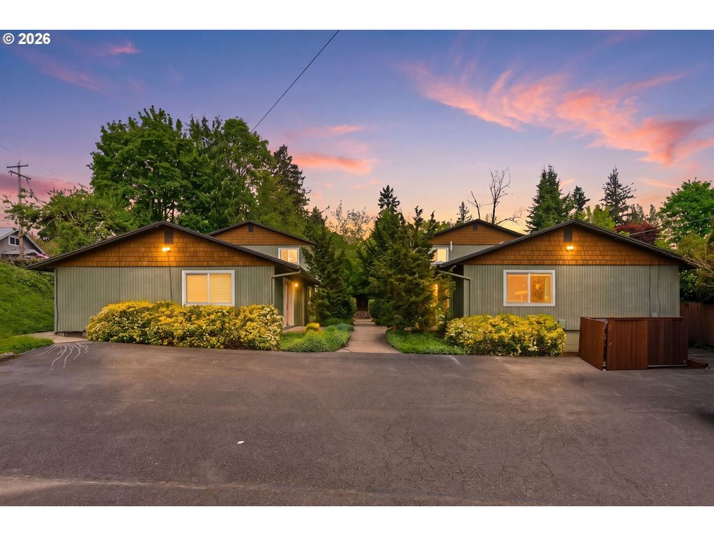 2945 Sw MILES St, Portland, OR 97219