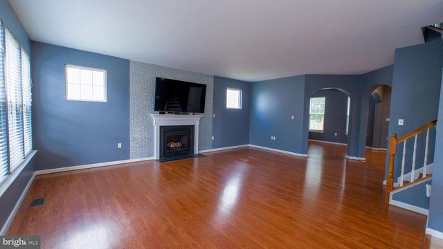 308 BRADDOCK ST, Charles Town, WV 25414