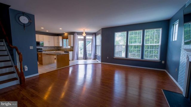308 BRADDOCK ST, Charles Town, WV 25414