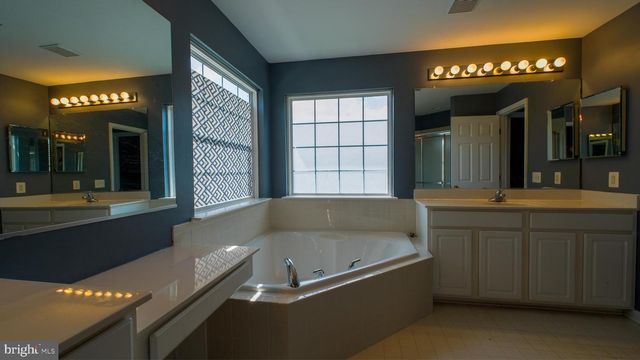 308 BRADDOCK ST, Charles Town, WV 25414