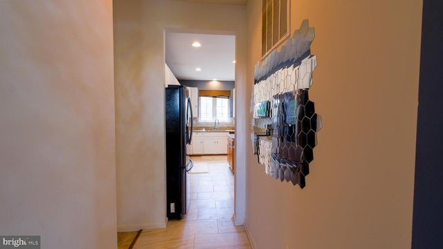 308 BRADDOCK ST, Charles Town, WV 25414