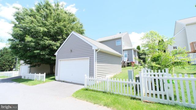308 BRADDOCK ST, Charles Town, WV 25414