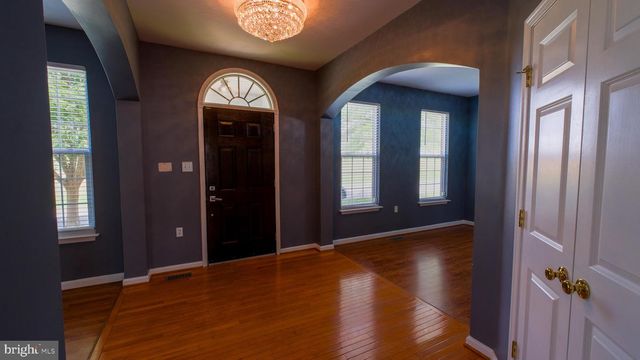 308 BRADDOCK ST, Charles Town, WV 25414