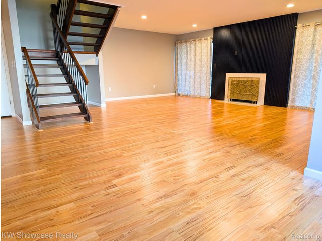6164 Palomino Court, West Bloomfield Charter Township, MI 48322