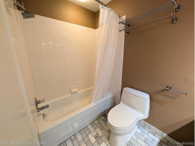 6164 Palomino Court, West Bloomfield Charter Township, MI 48322