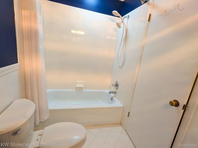 6164 Palomino Court, West Bloomfield Charter Township, MI 48322