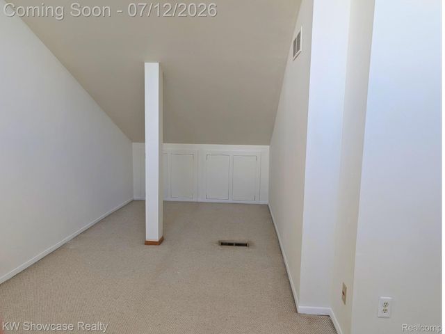 6164 Palomino Court, West Bloomfield Charter Township, MI 48322