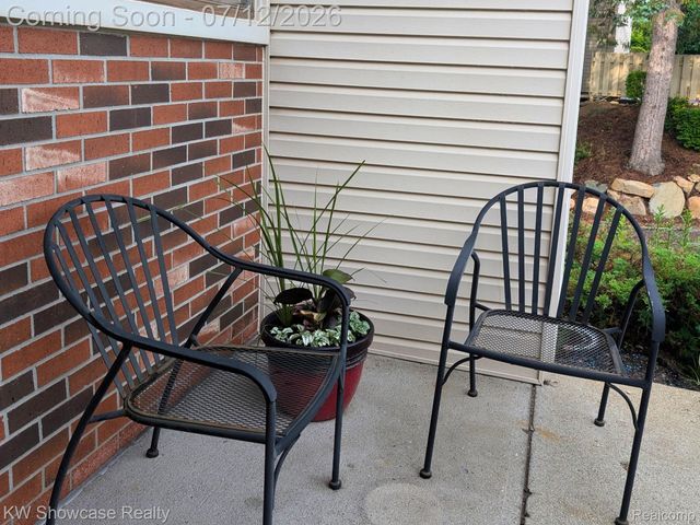 6164 Palomino Court, West Bloomfield Charter Township, MI 48322